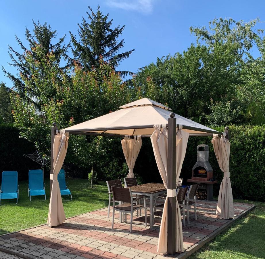 Apartman Szanyi Buk Bagian luar foto