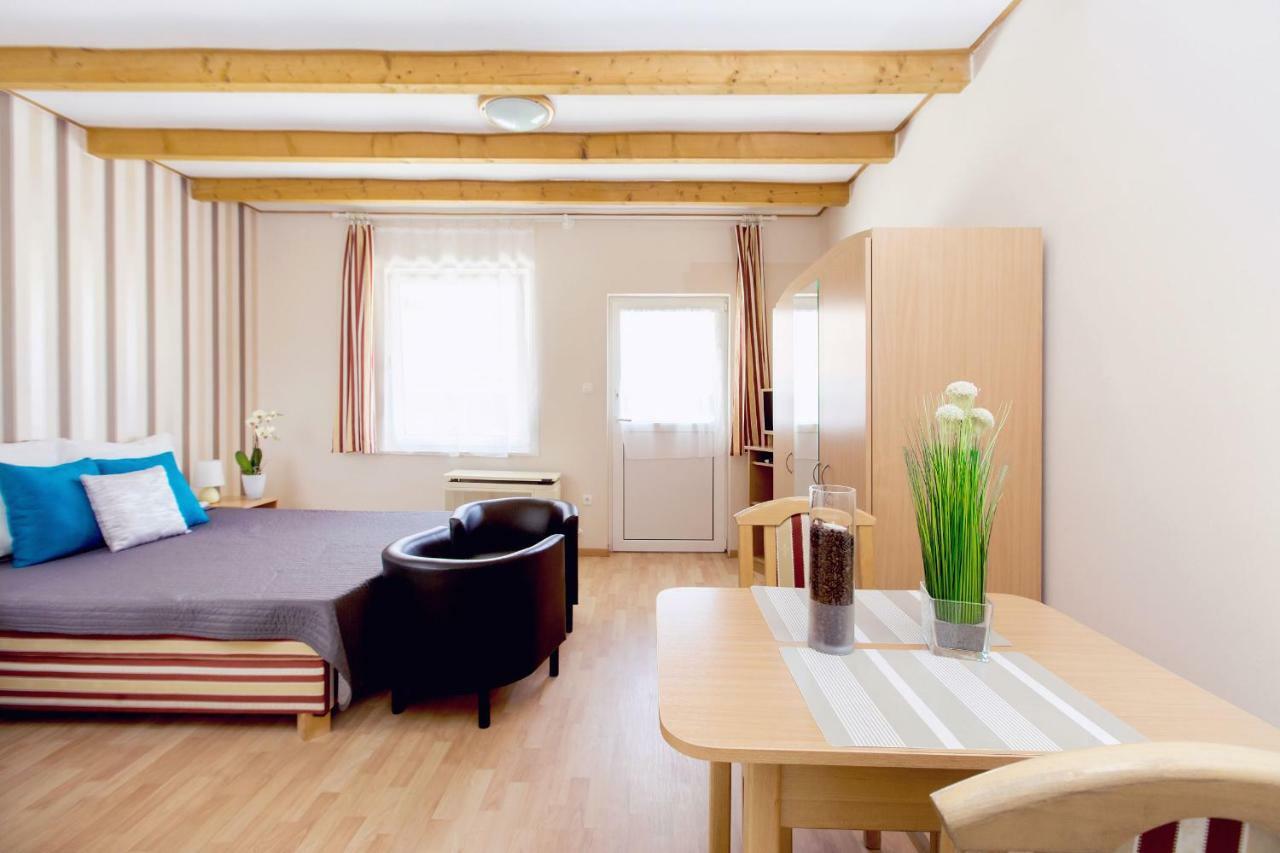 Apartman Szanyi Buk Bagian luar foto